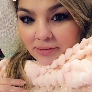 Meet your Posher, Veronica